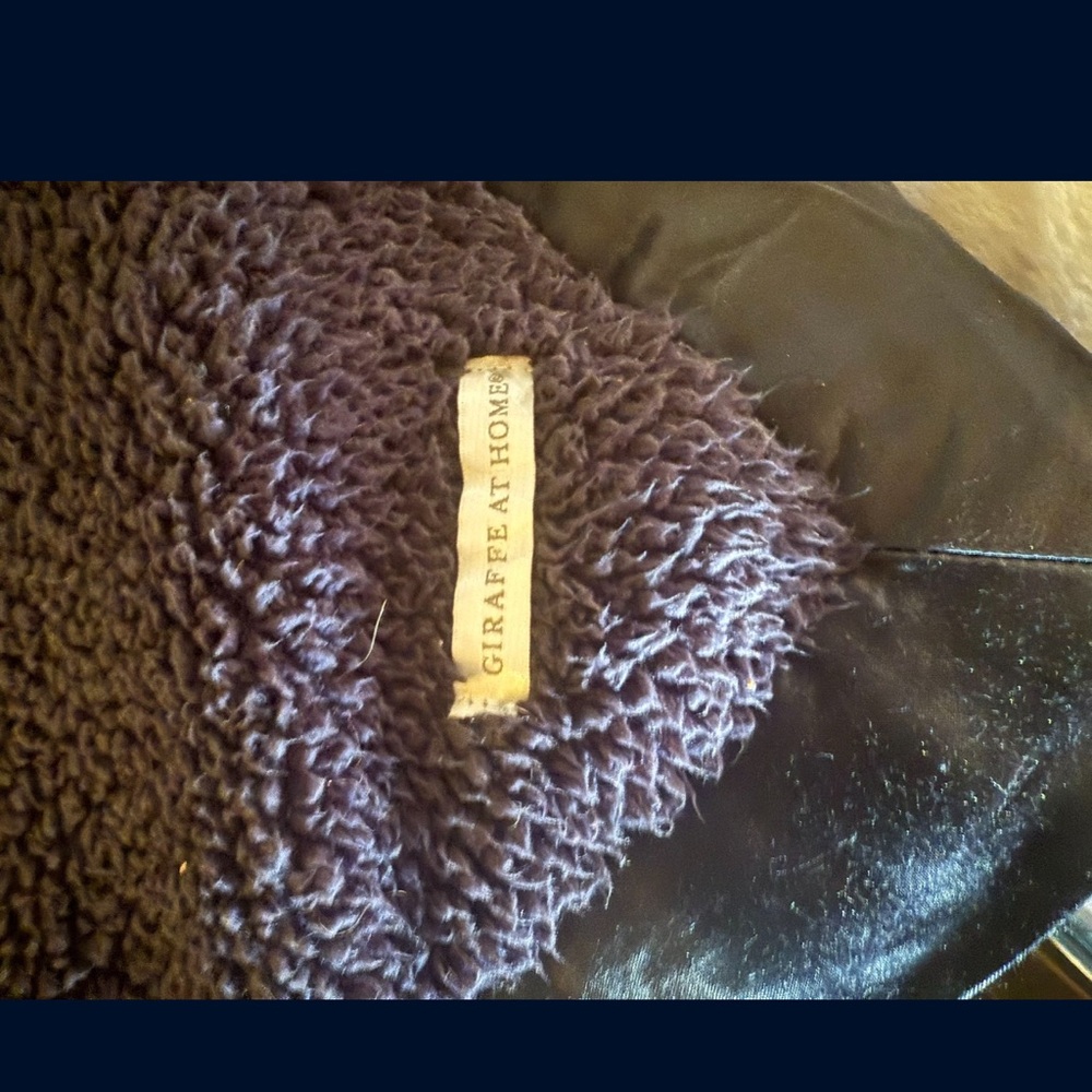 Giraffe At Home Blanket - Navy - Picture 5 of 8